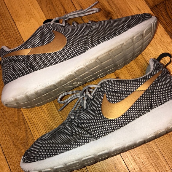 GRAY AND GOLD ROSHES - Picture 7 of 8